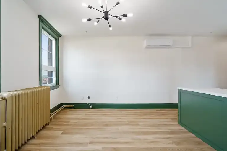 72 James St N #407 — Photo 8