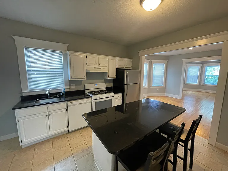 172 Foster St #1 — Photo 7