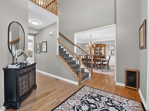 2nd image of 3483 Symphony St