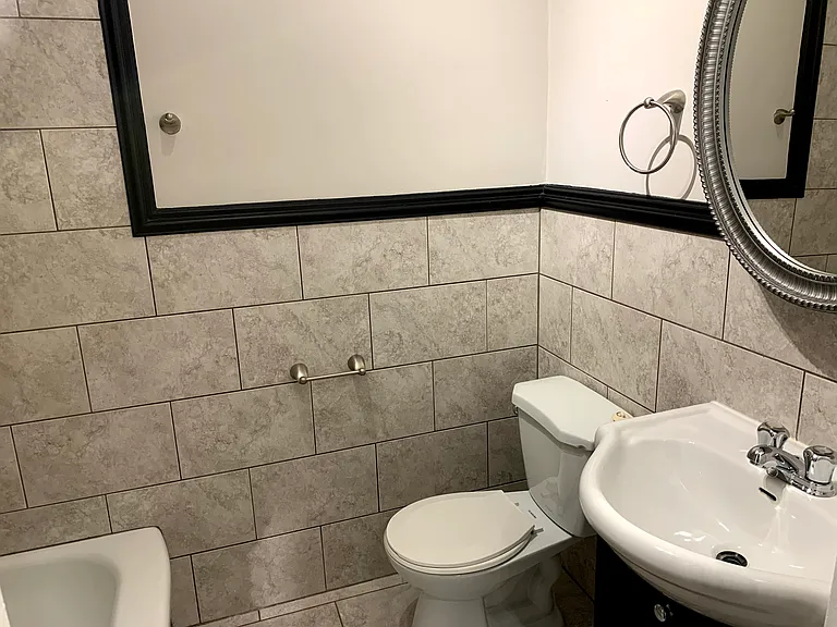 210 Stewart St — Photo 12