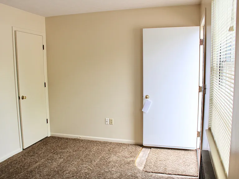 936 Vine St — Photo 6