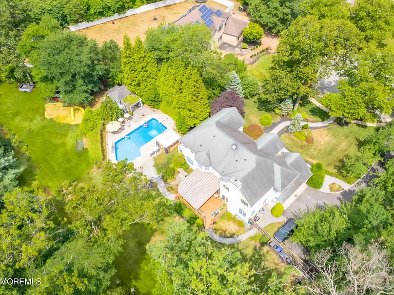1577 Country Club Ln — Photo 16