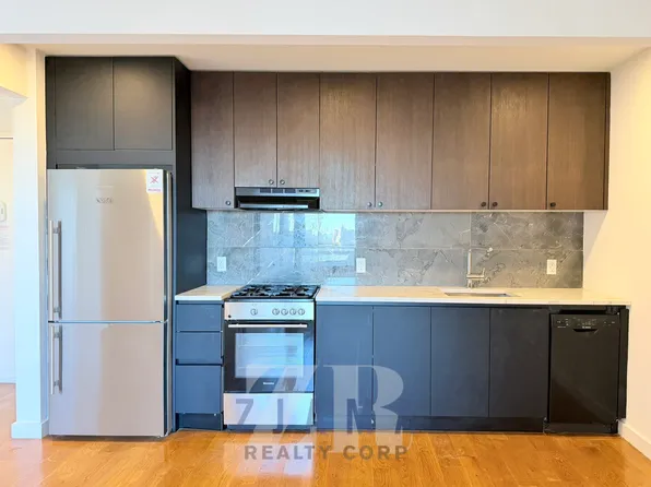 25 East 19th Street image 1 of 12