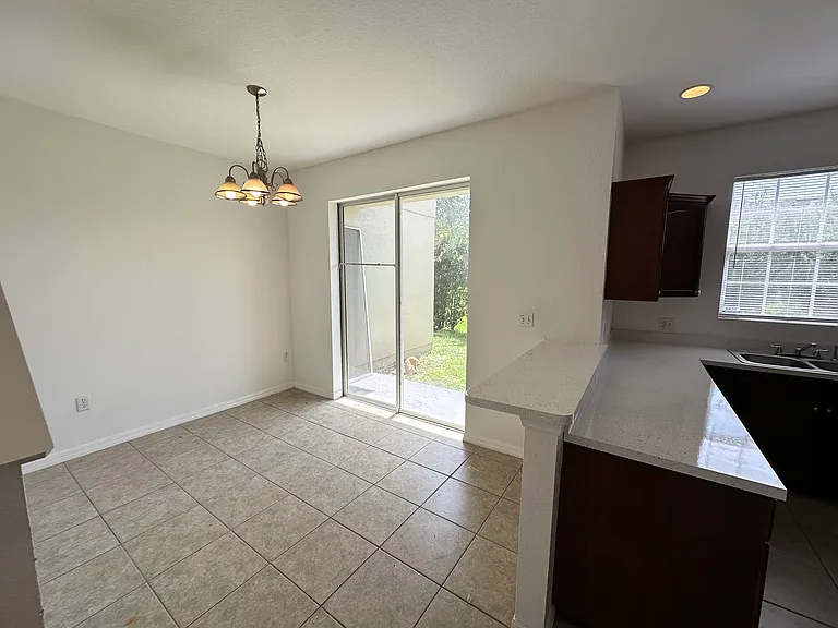 1802 Bassinger St — Photo 2