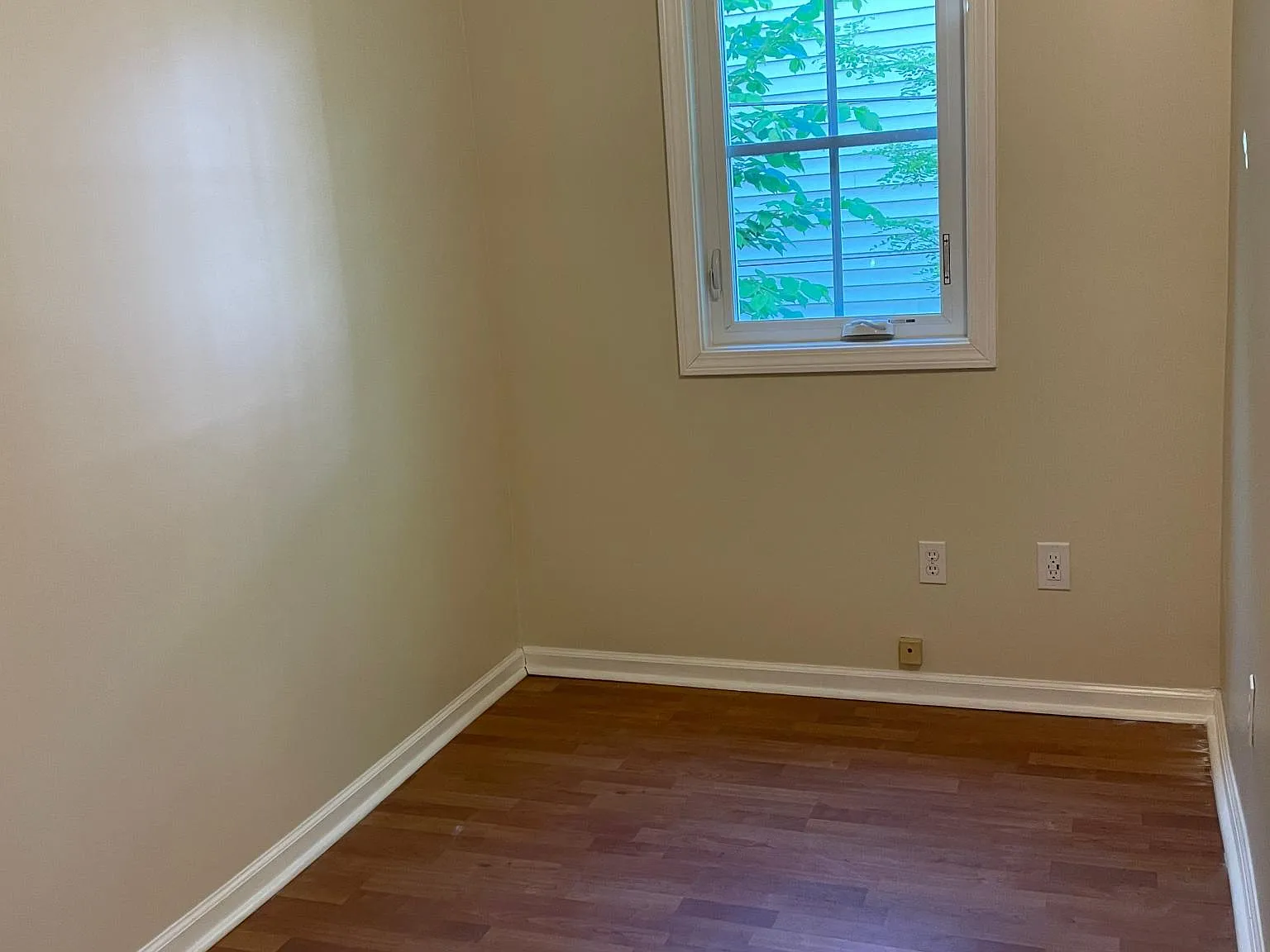 1 bed, 350 sqft, $1,395 — Photo 4