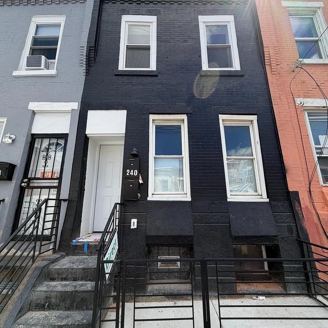 2 bed, 560 sqft, $1,225 — Photo 1