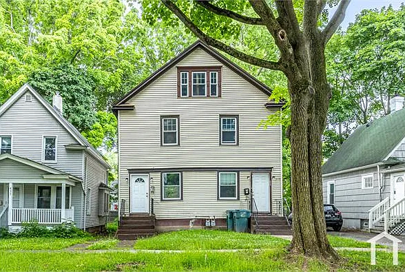 3 bed, 1247 sqft, $1,895 — Photo 2