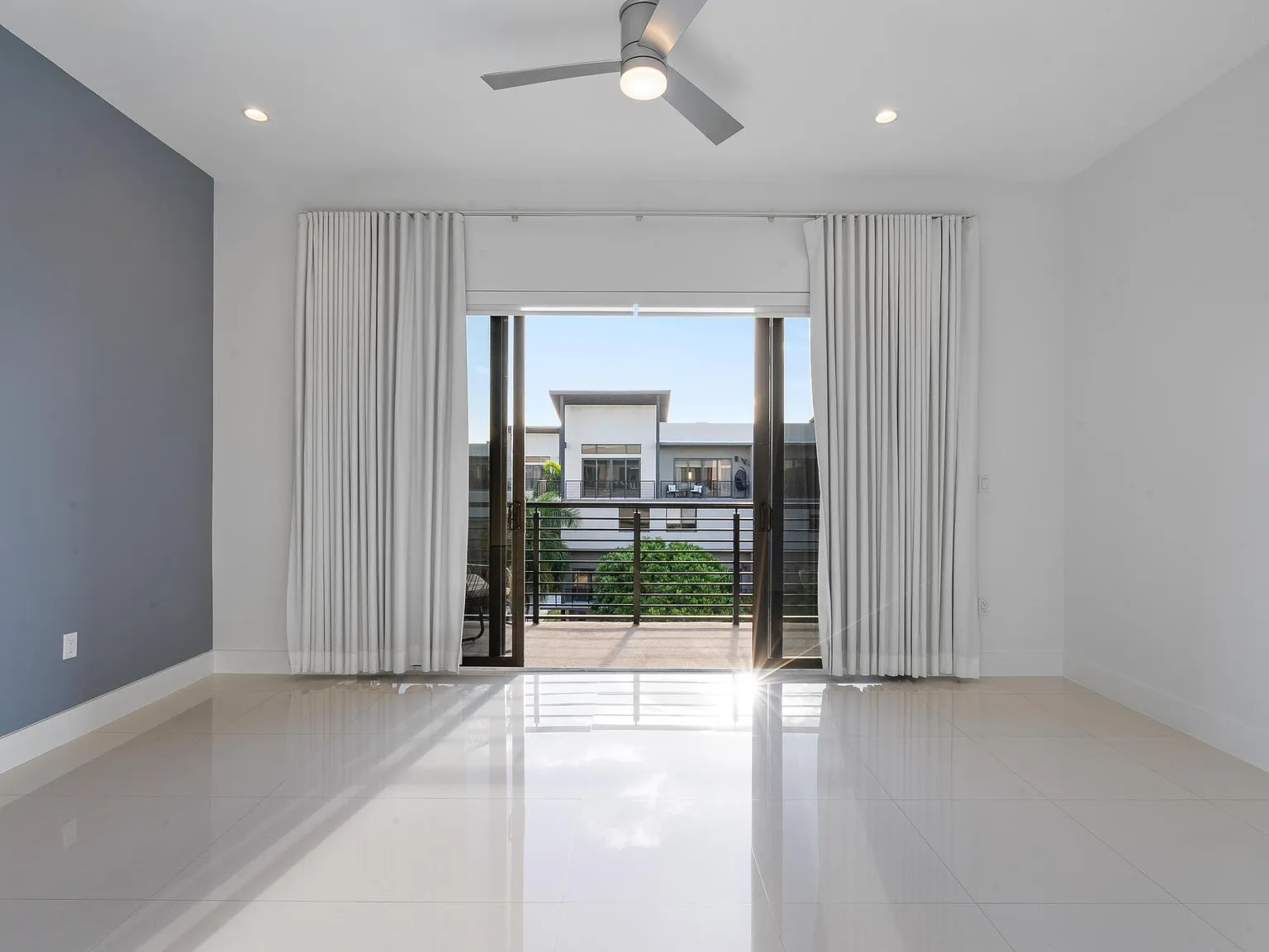 3 bed, 2.5 bath, 2606 sqft, $6,000 — Photo 3