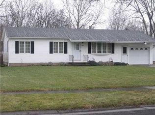 28 Francine Dr, Gates, NY 14606