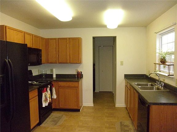 5th image of 3434 Hapsburg Way