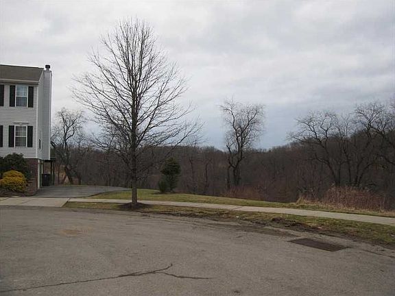 3rd image of 525 Luke Ct
