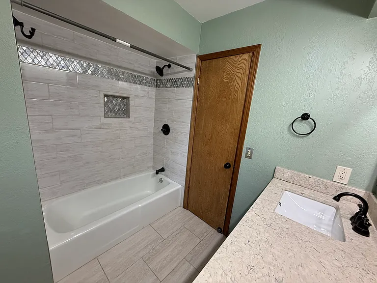 501 Palais Ave — Photo 19
