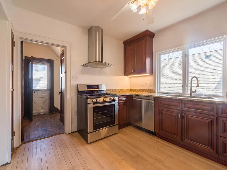 2372 N Bremen St — Photo 3