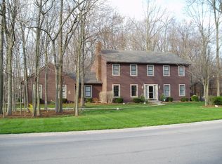 828 Rollingwood Ln, Fort Wayne, IN