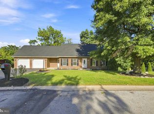 933 Redwood Ln, Lebanon, PA 17046