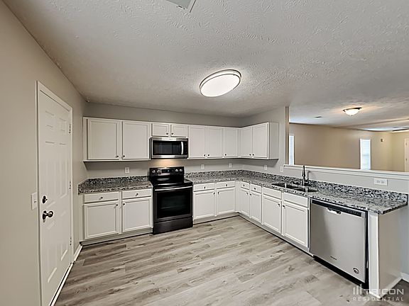 4th image of 2753 Sutherland Dr