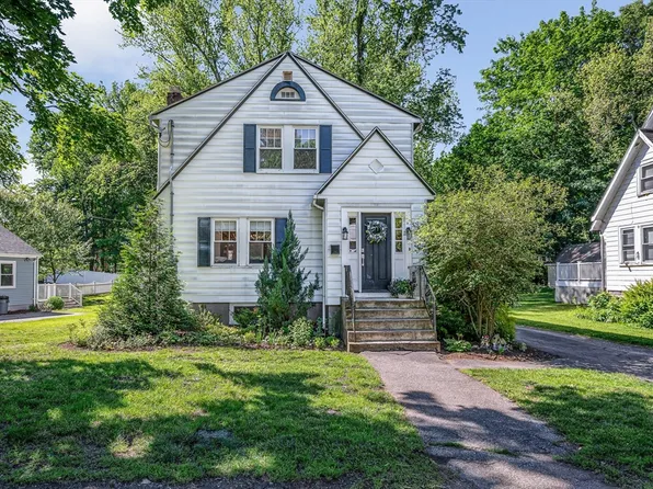 24 Pinevale Ave, Reading, MA 01867