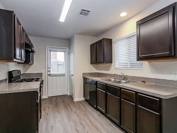 5th image of 5718 Plantation Forest Dr
