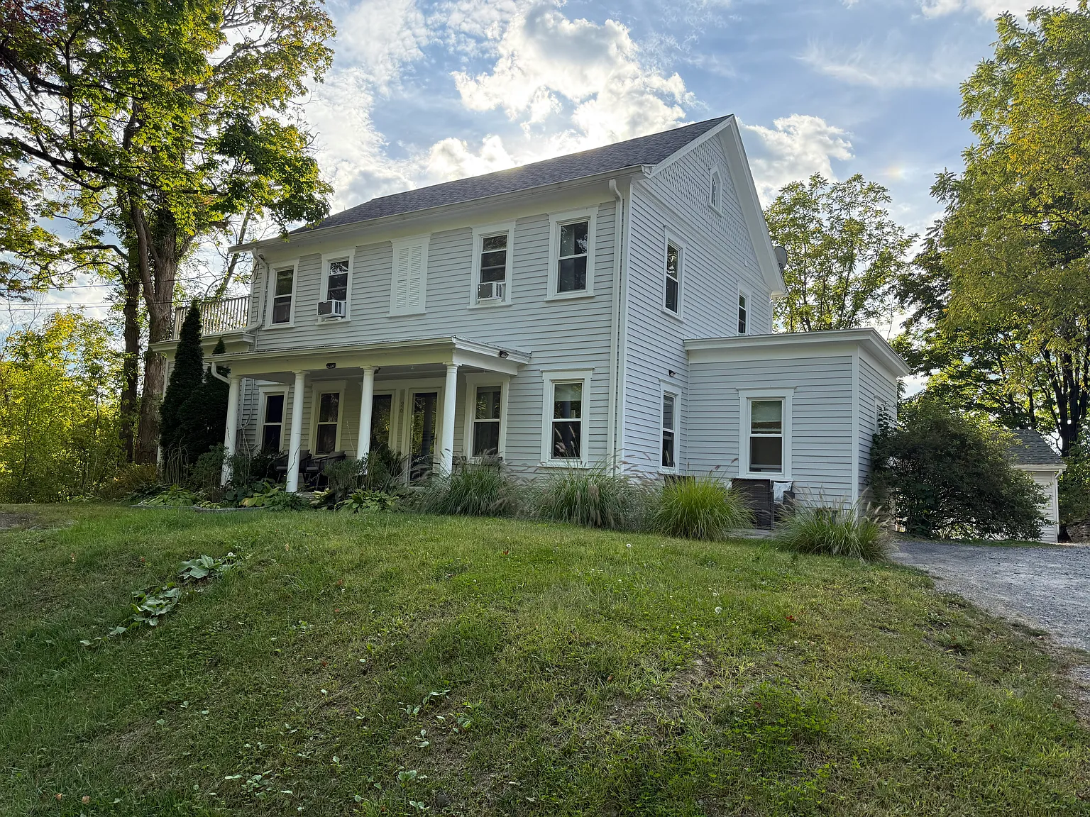 2 bed, 1000 sqft, $2,300 — Photo 3