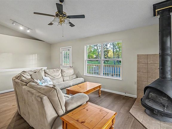 5th image of 1938 Lakeshore Dr