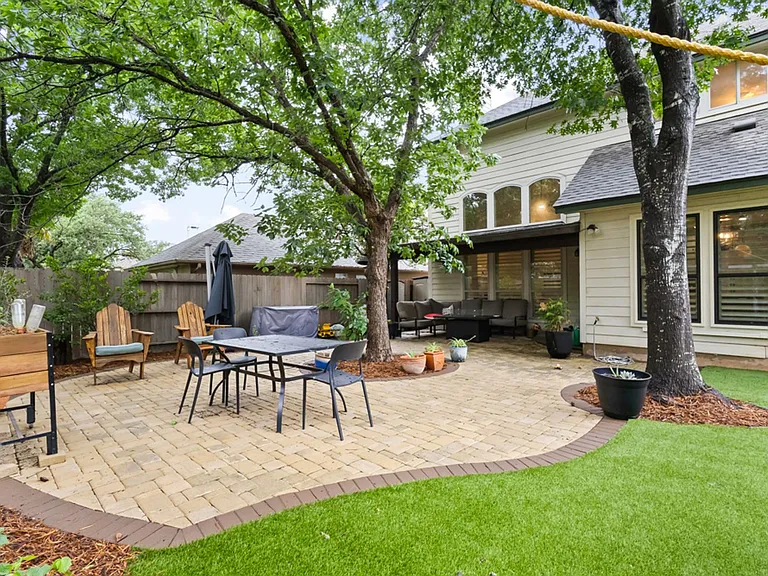 1318 Barton Crk — Photo 26
