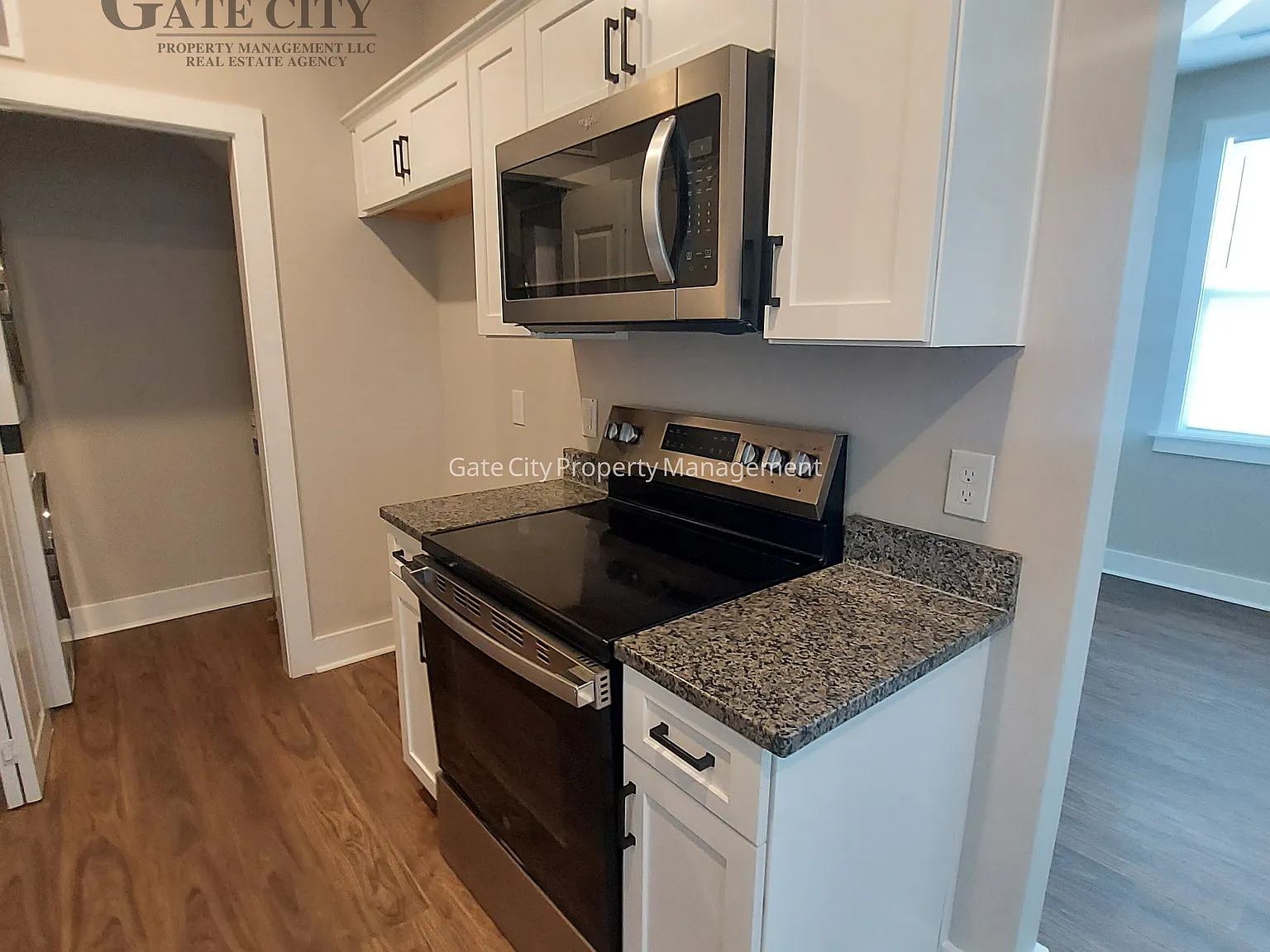3 bed, $1,595 — Photo 4