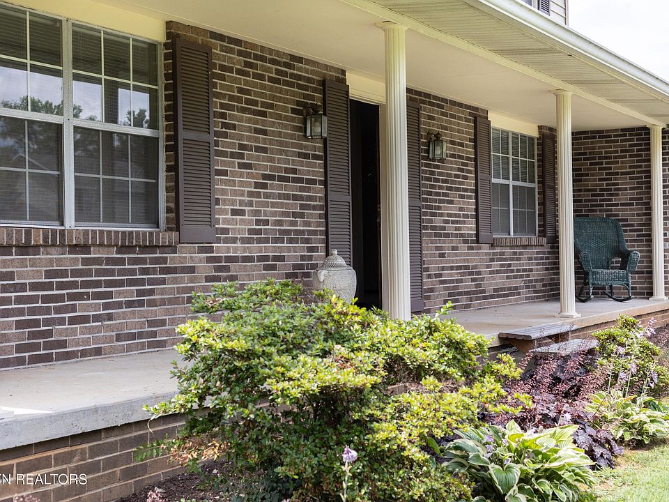 1st image of 1215 Buxton Dr