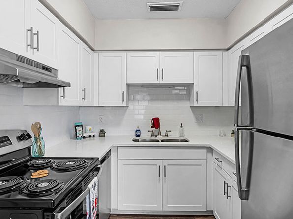 225 E Edgewood Dr #39
