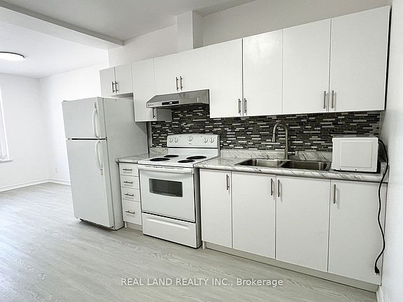 3rd image of 31 King St E Unit 1