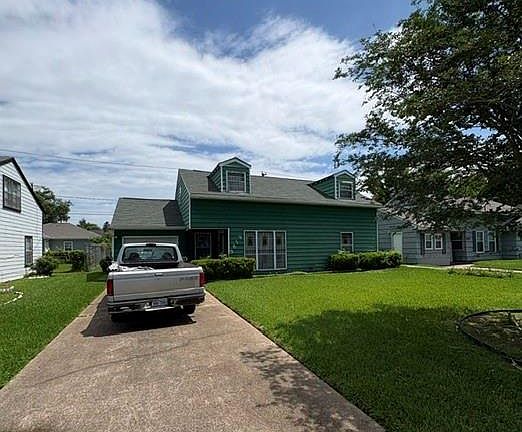 2nd image of 3819 Alberta St