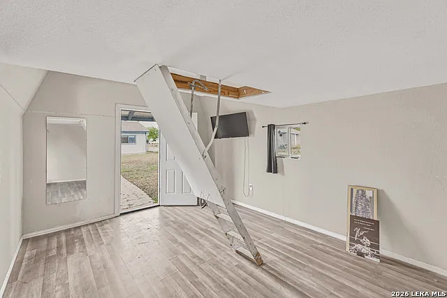 402 Tedder St — Photo 18