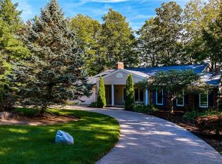 8819 Tanglewood Trl, Chagrin Falls, OH 44023