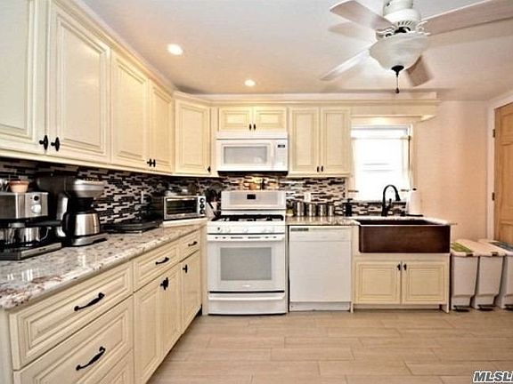 2nd image of 10229 Davenport Ct