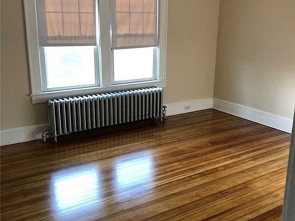 4th image of 28 Ellwood St APT 2