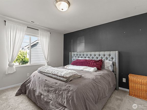 2nd image of 10824 185th Street E