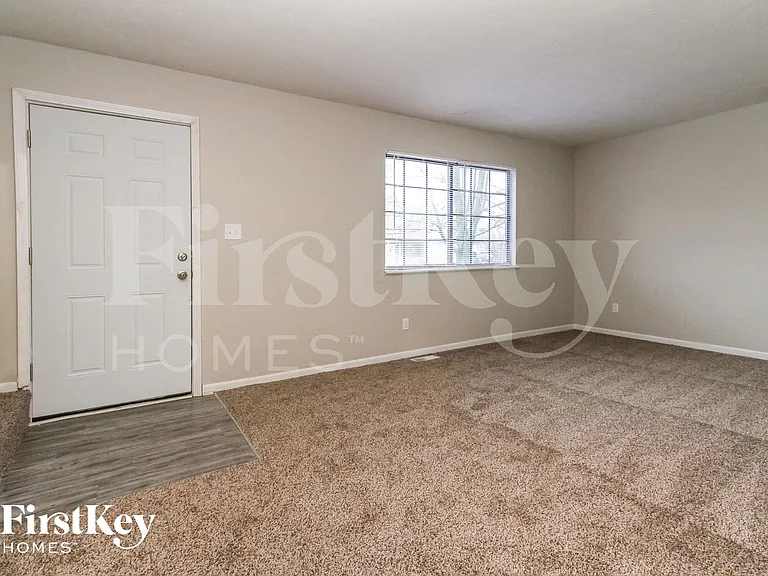104 Meadow Creek South Dr — Photo 3