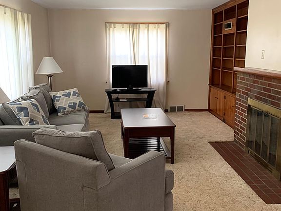 3rd image of 537 Bloomington Ave #1