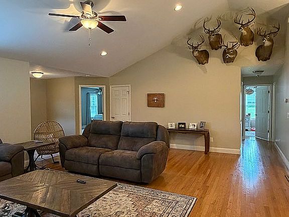 5th image of 131 Parma Ln