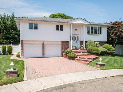 1 Eliot Court, Syosset, NY, 11791