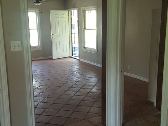 4th image of 107 Christine Dr