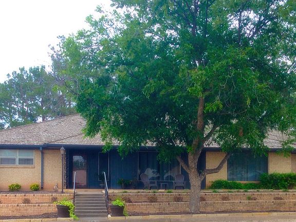 2nd image of 101 Sherry Ln