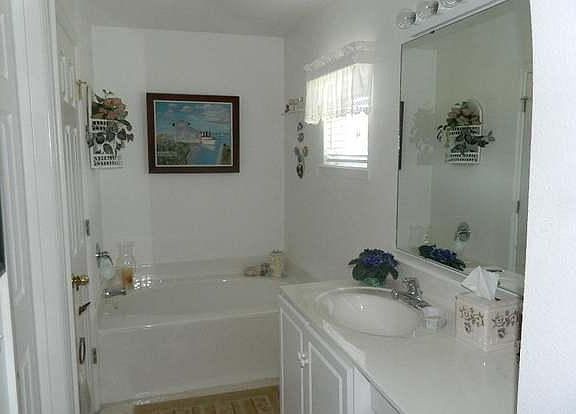 4th image of 1612 Dartmouth Dr