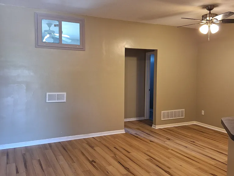 992 Findley St — Photo 3
