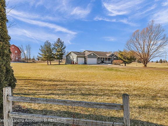 2nd image of 1021 Stone Oak Ln