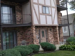 18405 Wentworth Ave APT 2B, Lansing, IL