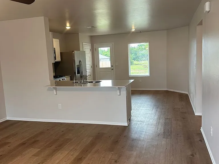 4200 Olivia St — Photo 3