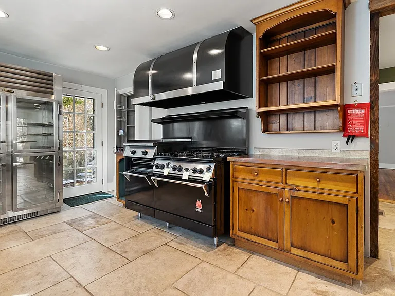 145 Lyons Plain Rd — Photo 18