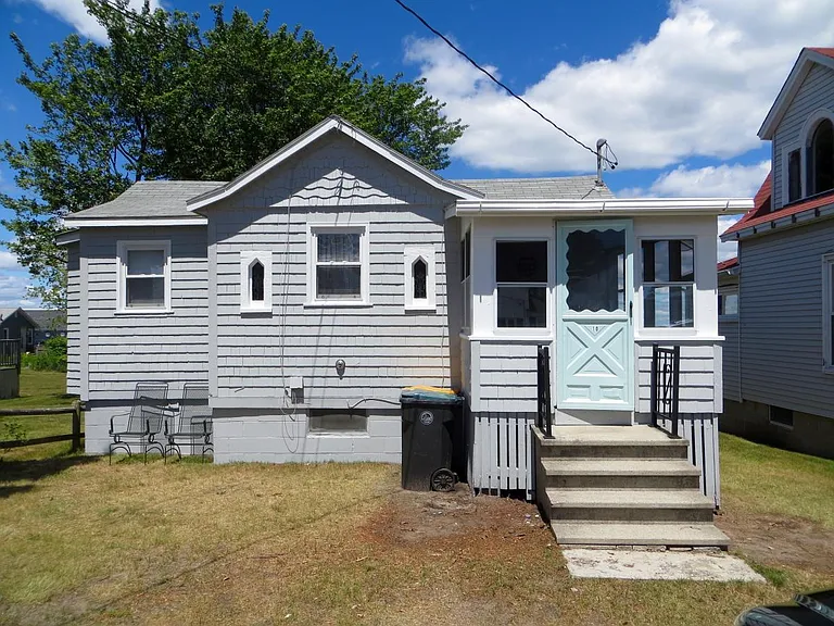 10 Jones Creek Dr — Photo 2