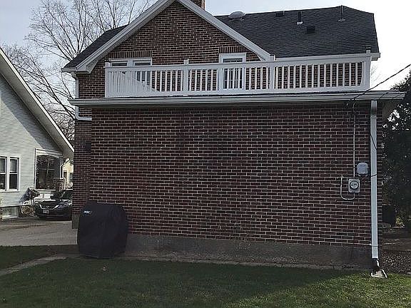 3rd image of 545 W Broadway St