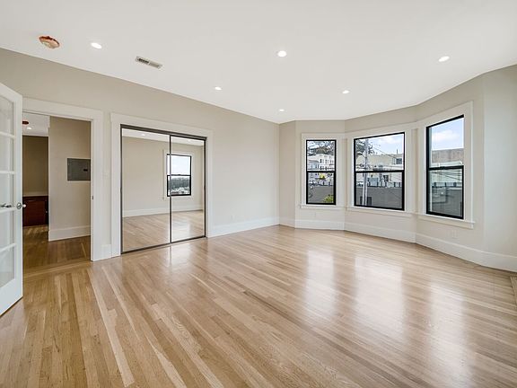 2nd image of 2407 25th Ave